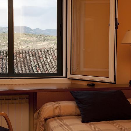 Hotel Villa De Ayerbe Luaran gambar