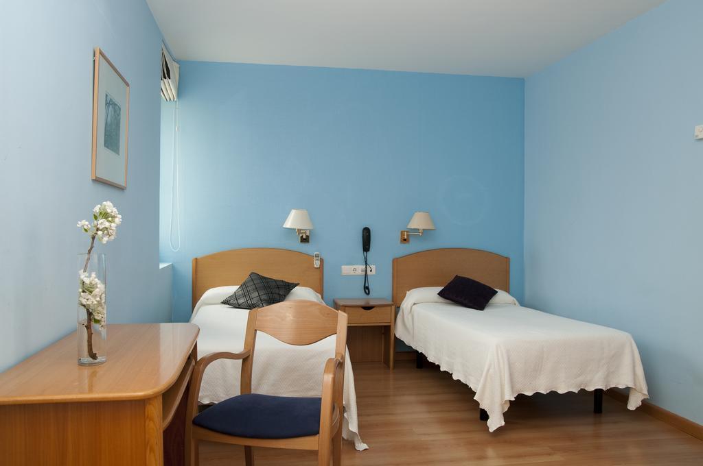 Hotel Villa De Ayerbe Luaran gambar