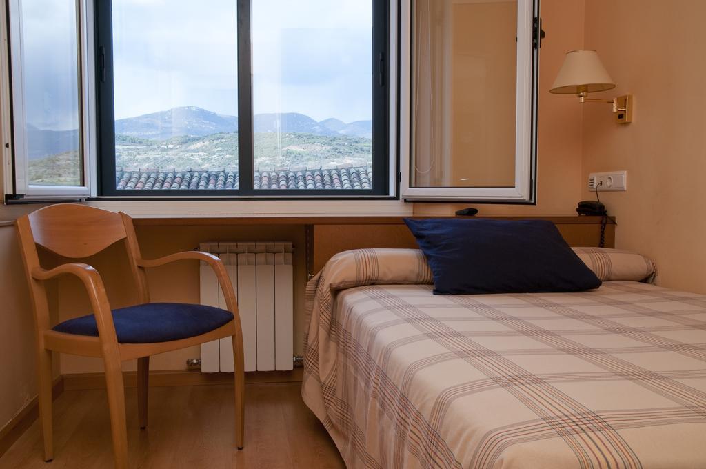 Hotel Villa De Ayerbe Luaran gambar